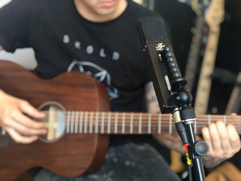 Acoustic Guitar Miking To Make It Sound Incredible